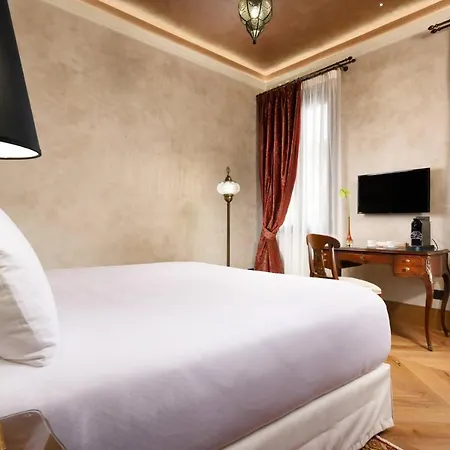 Empress Theodora Apartment *